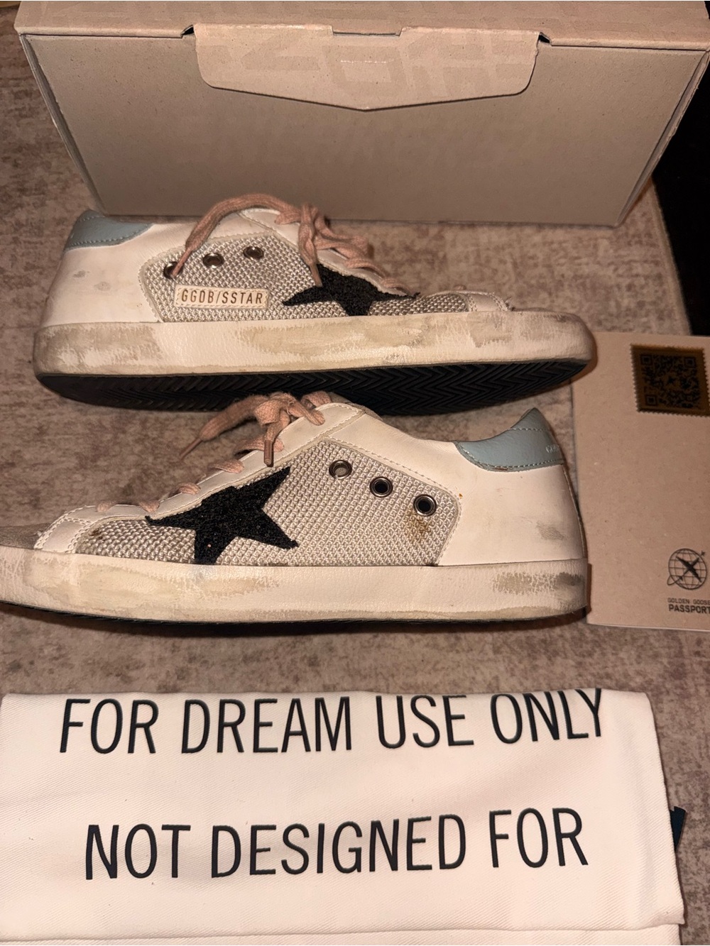 39/9 women's Low Star Sneakers in White with Black Star blue heel pink lace
